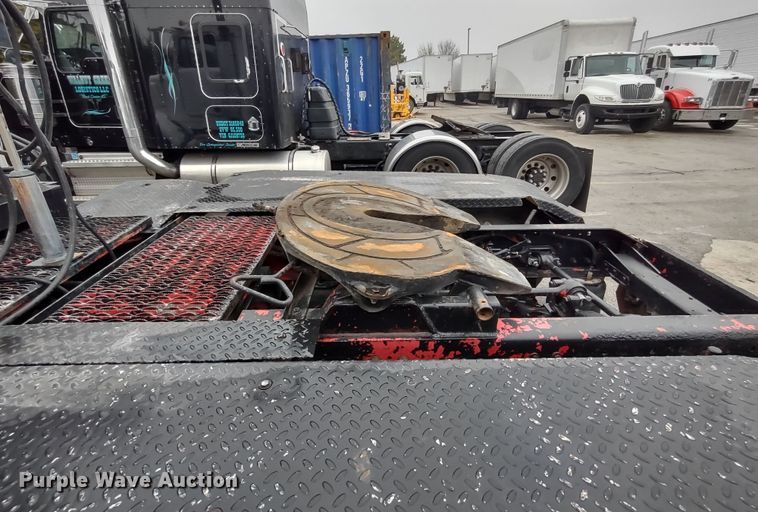 image for item JK9107 1999 Kenworth T800  semi truck