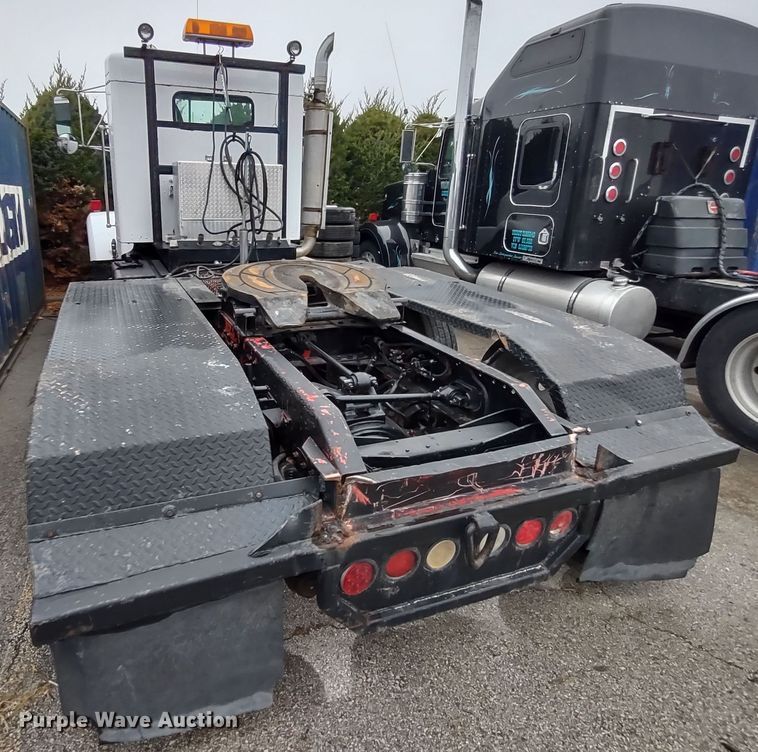 image for item JK9107 1999 Kenworth T800  semi truck