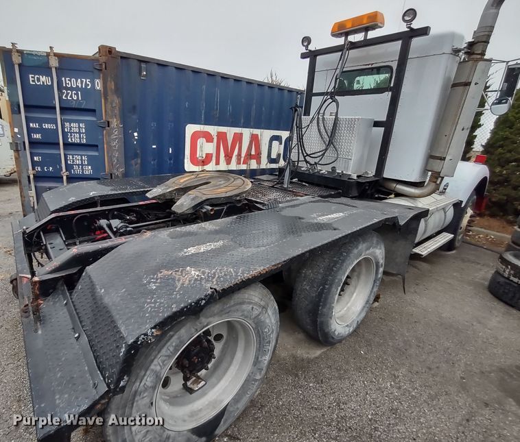 image for item JK9107 1999 Kenworth T800  semi truck