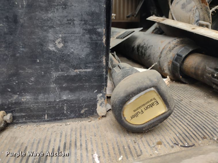 image for item JK9107 1999 Kenworth T800  semi truck