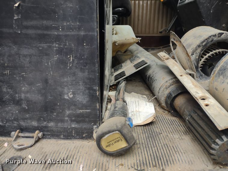 image for item JK9107 1999 Kenworth T800  semi truck