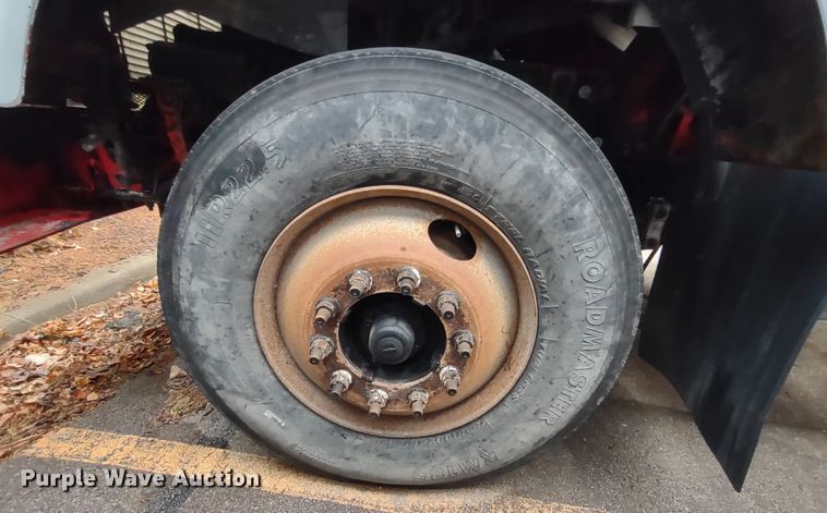 image for item JK9107 1999 Kenworth T800  semi truck