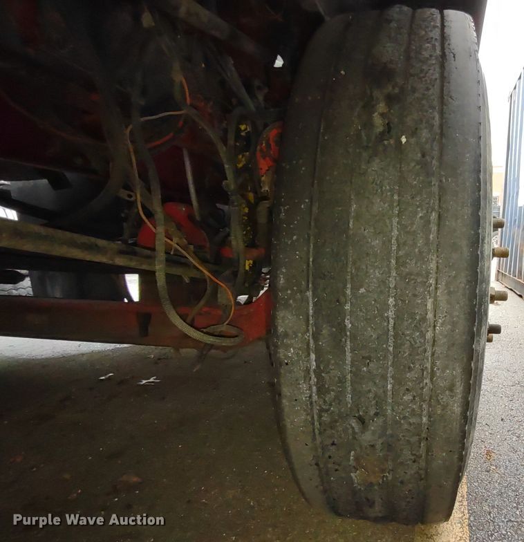 image for item JK9107 1999 Kenworth T800  semi truck