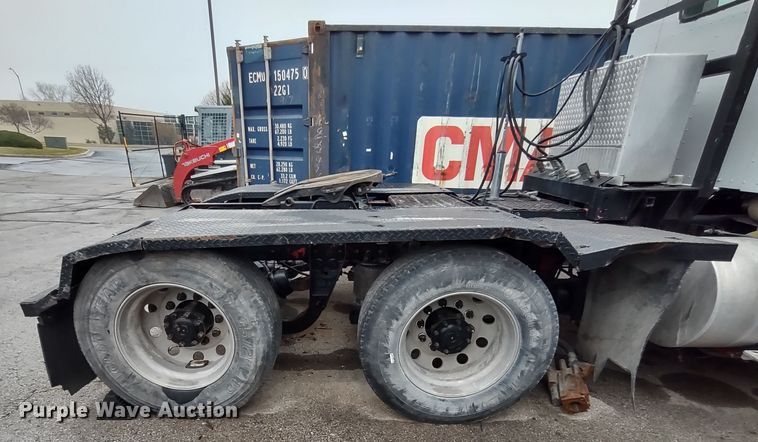 image for item JK9107 1999 Kenworth T800  semi truck