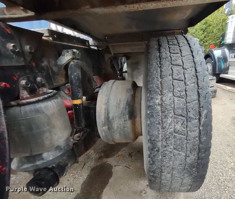 image for item JK9107 1999 Kenworth T800  semi truck