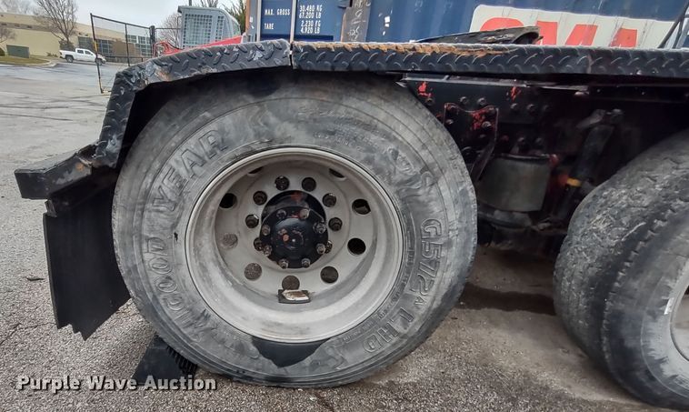 image for item JK9107 1999 Kenworth T800  semi truck