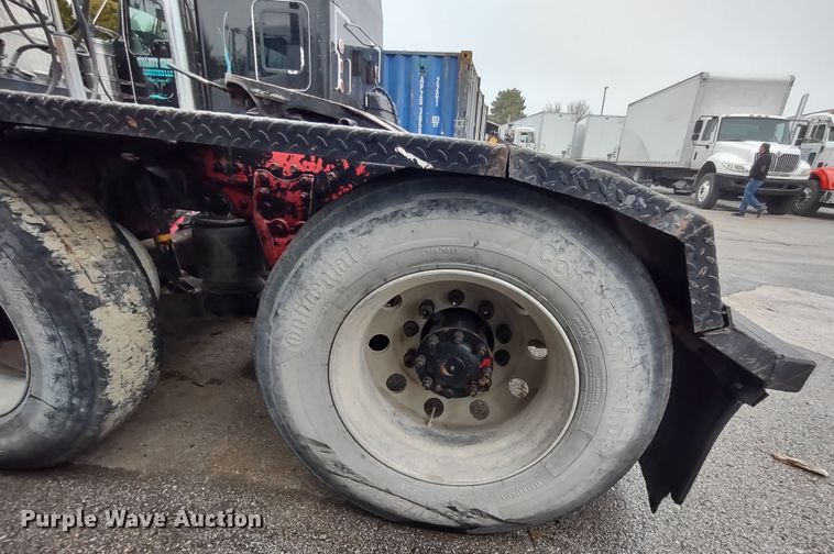 image for item JK9107 1999 Kenworth T800  semi truck