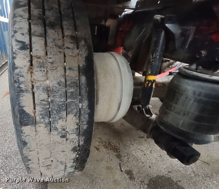 image for item JK9107 1999 Kenworth T800  semi truck