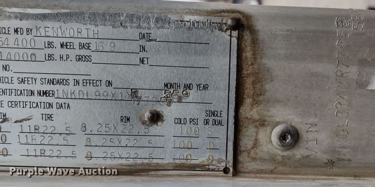 image for item JK9107 1999 Kenworth T800  semi truck