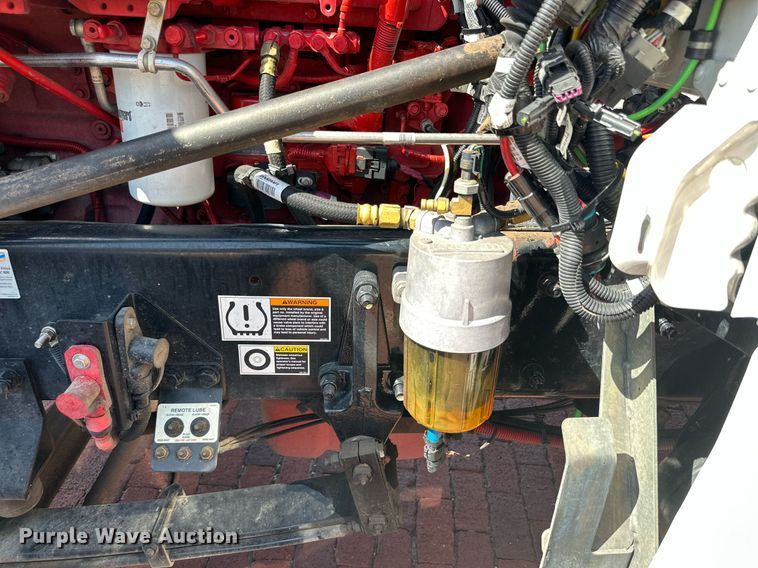 image for item KM9855 2017 Peterbilt 389  semi truck