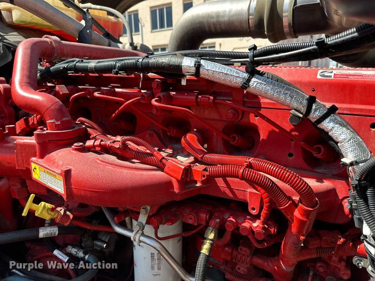 image for item KM9855 2017 Peterbilt 389  semi truck