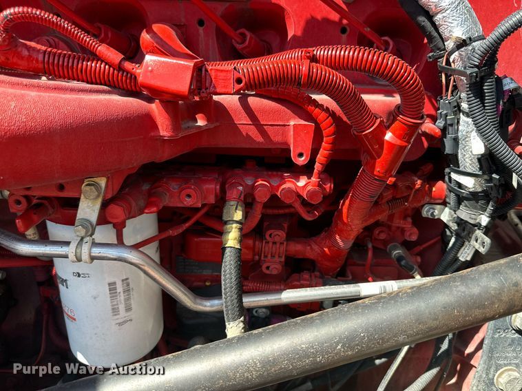 image for item KM9855 2017 Peterbilt 389  semi truck