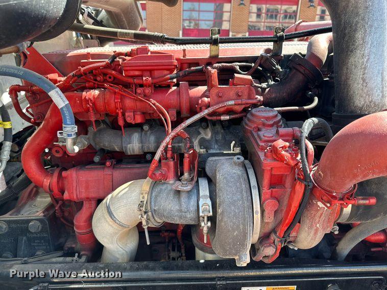 image for item KM9855 2017 Peterbilt 389  semi truck