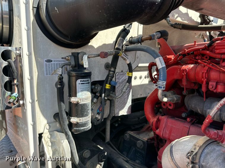 image for item KM9855 2017 Peterbilt 389  semi truck