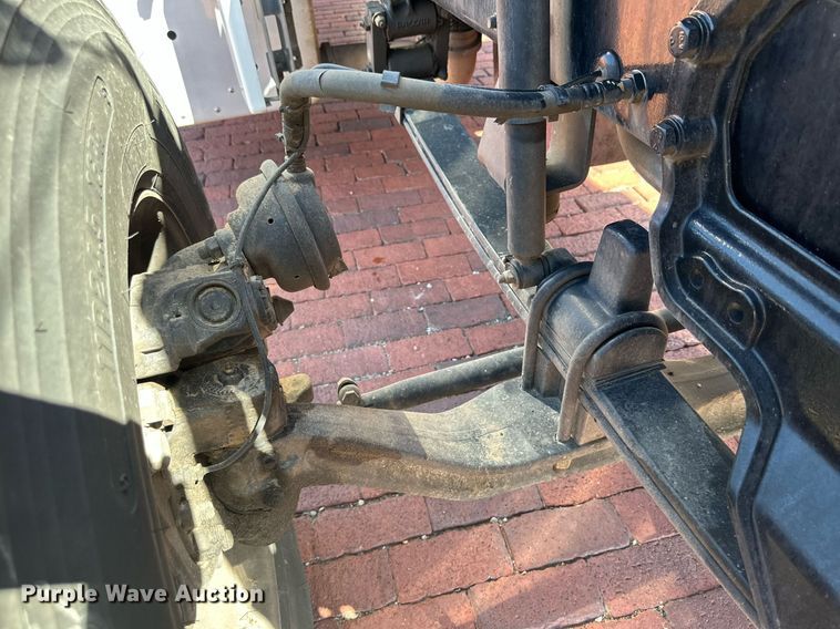 image for item KM9855 2017 Peterbilt 389  semi truck