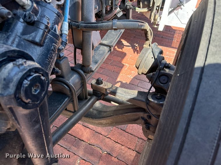 image for item KM9855 2017 Peterbilt 389  semi truck