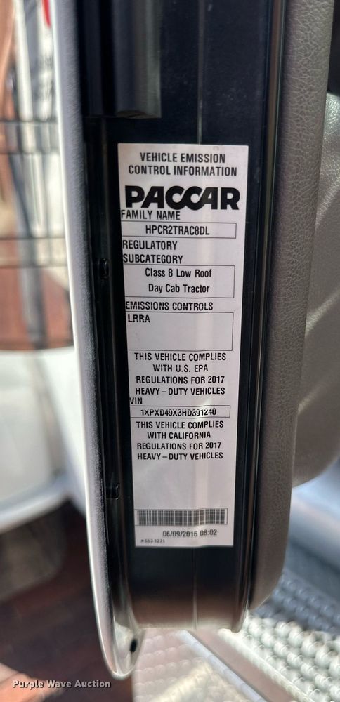 image for item KM9855 2017 Peterbilt 389  semi truck