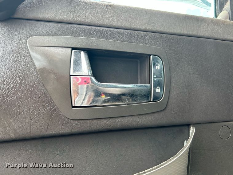 image for item KW9139 2010 Kenworth T800  semi truck