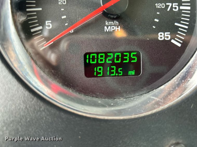 image for item KW9139 2010 Kenworth T800  semi truck