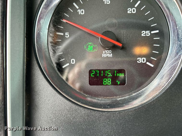 image for item KW9139 2010 Kenworth T800  semi truck