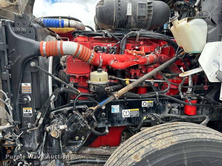 image for item KW9139 2010 Kenworth T800  semi truck