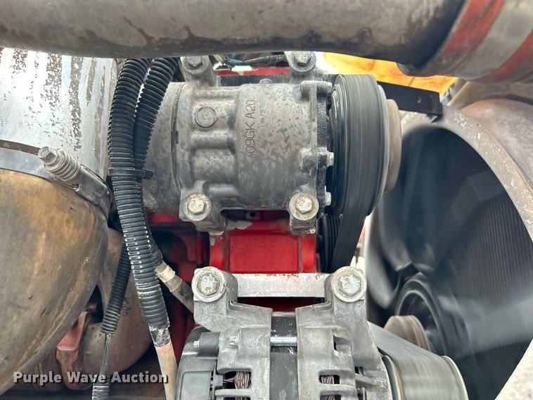 image for item KW9139 2010 Kenworth T800  semi truck