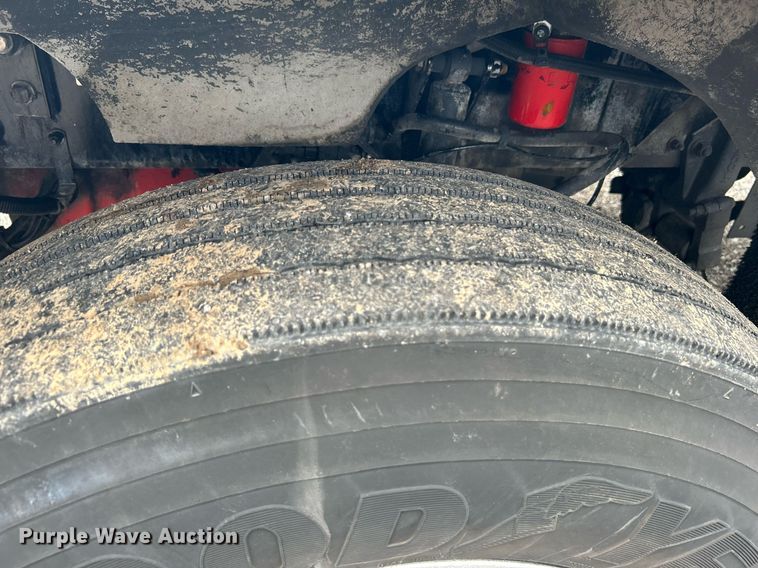 image for item KW9139 2010 Kenworth T800  semi truck