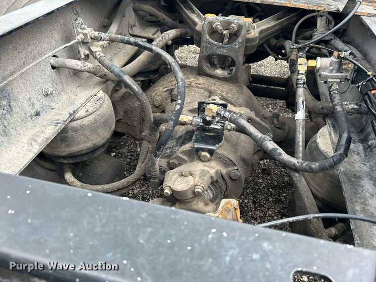 image for item KW9139 2010 Kenworth T800  semi truck