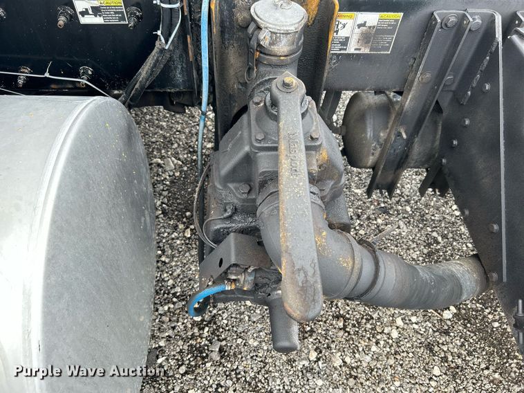 image for item KW9139 2010 Kenworth T800  semi truck