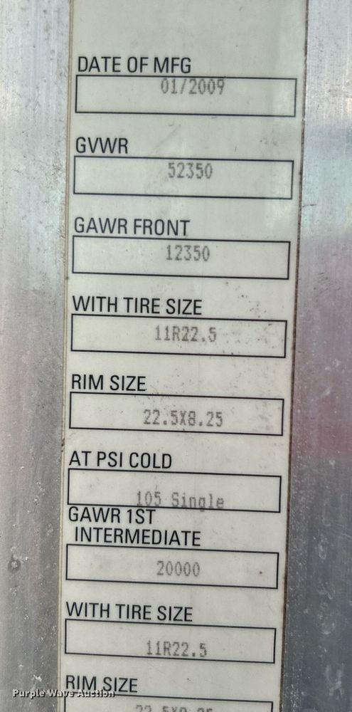 image for item KW9139 2010 Kenworth T800  semi truck