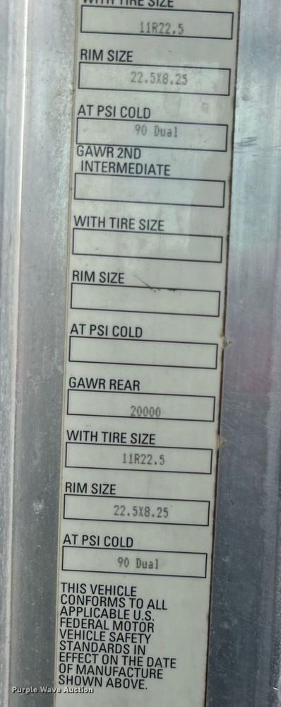 image for item KW9139 2010 Kenworth T800  semi truck