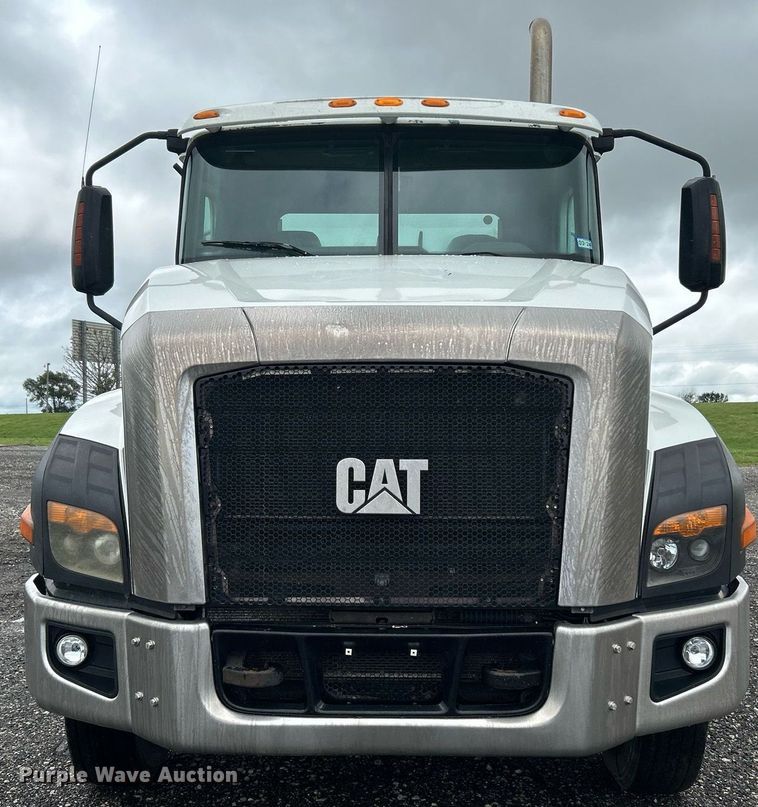 image for item KW9144 2015 Caterpillar CT660  semi truck