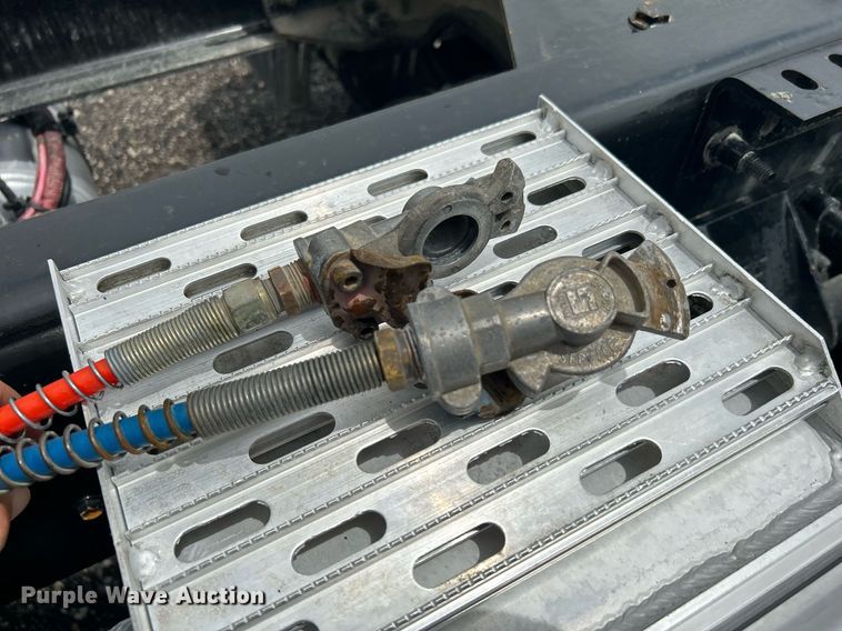 image for item KW9144 2015 Caterpillar CT660  semi truck