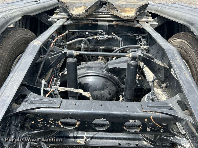 image for item KW9144 2015 Caterpillar CT660  semi truck