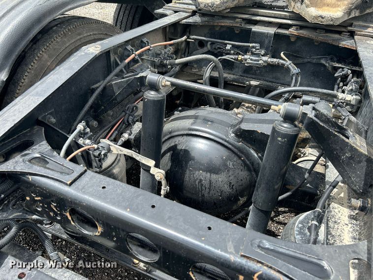 image for item KW9144 2015 Caterpillar CT660  semi truck