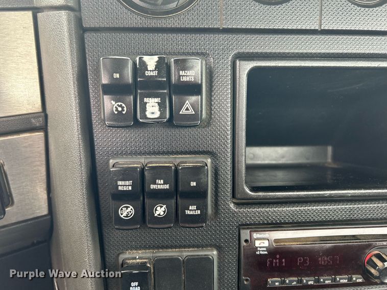 image for item KW9144 2015 Caterpillar CT660  semi truck