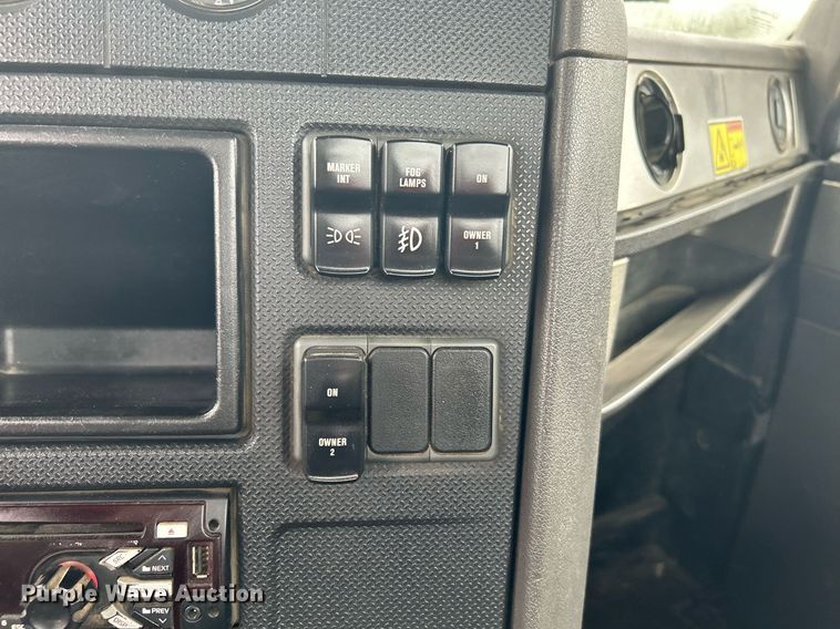 image for item KW9144 2015 Caterpillar CT660  semi truck