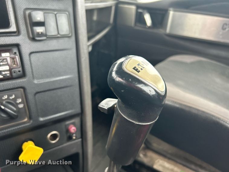 image for item KW9144 2015 Caterpillar CT660  semi truck