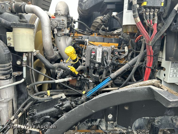 image for item KW9144 2015 Caterpillar CT660  semi truck