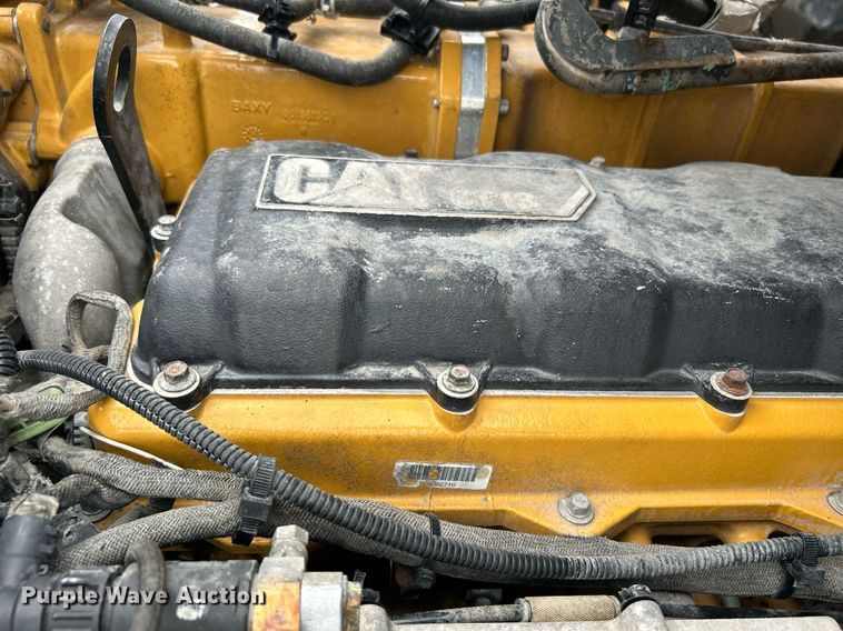 image for item KW9144 2015 Caterpillar CT660  semi truck