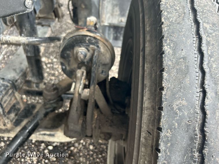 image for item KW9144 2015 Caterpillar CT660  semi truck