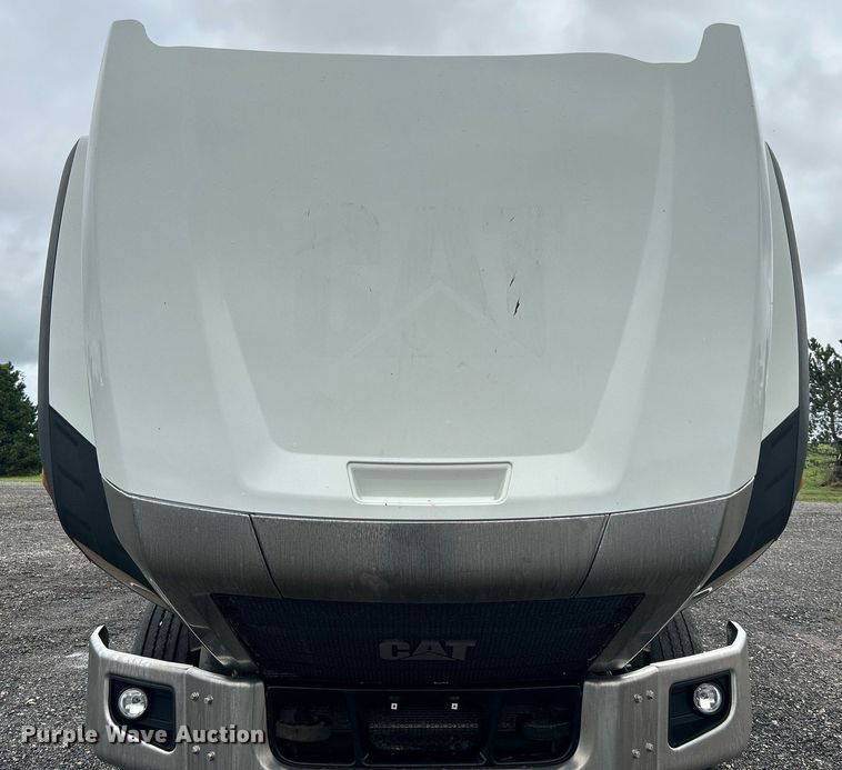 image for item KW9144 2015 Caterpillar CT660  semi truck