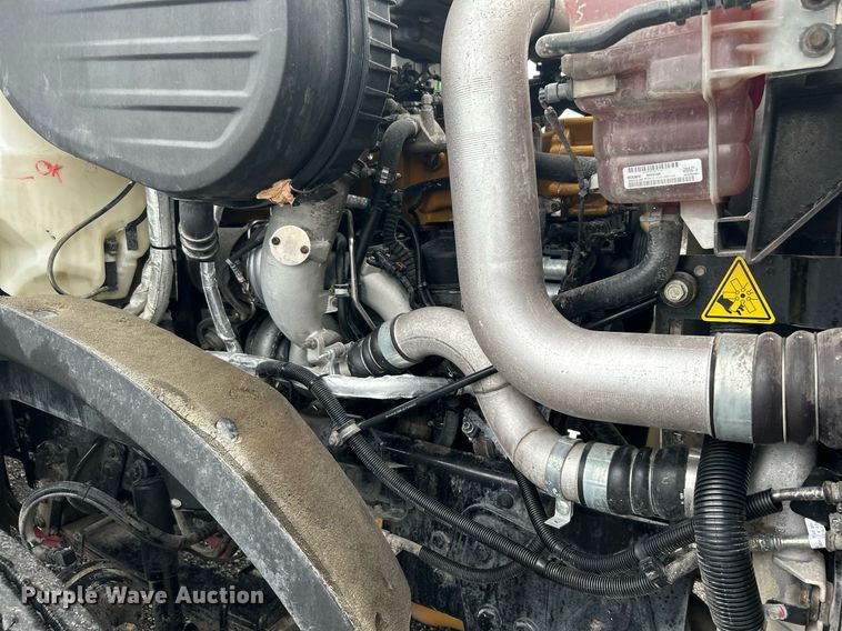 image for item KW9144 2015 Caterpillar CT660  semi truck