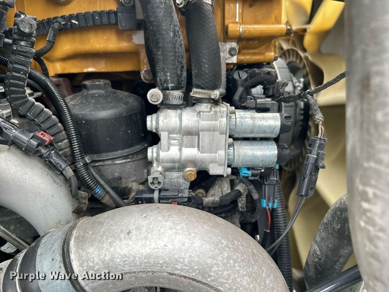 image for item KW9144 2015 Caterpillar CT660  semi truck