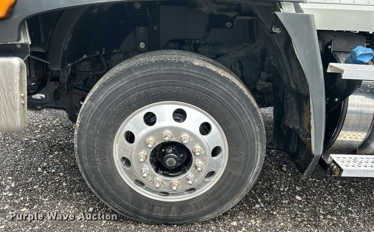 image for item KW9144 2015 Caterpillar CT660  semi truck