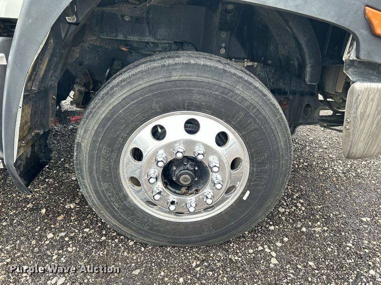 image for item KW9144 2015 Caterpillar CT660  semi truck