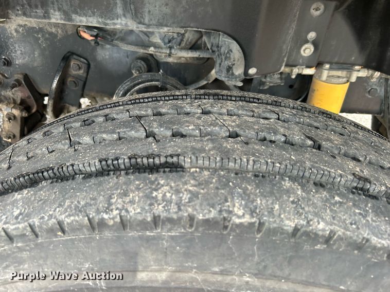 image for item KW9144 2015 Caterpillar CT660  semi truck