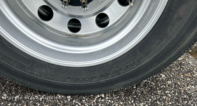 image for item KW9144 2015 Caterpillar CT660  semi truck