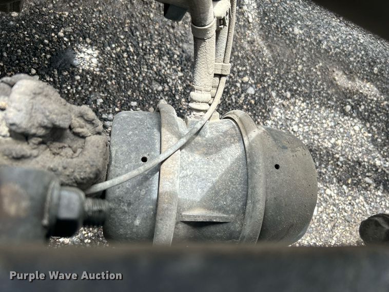 image for item KW9144 2015 Caterpillar CT660  semi truck