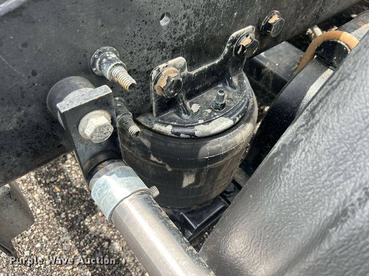 image for item KW9144 2015 Caterpillar CT660  semi truck